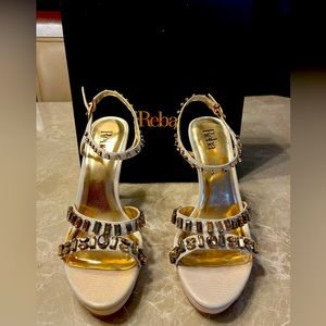 Reba jeweled dress shoe in cream and gold. Size 8. New in box.